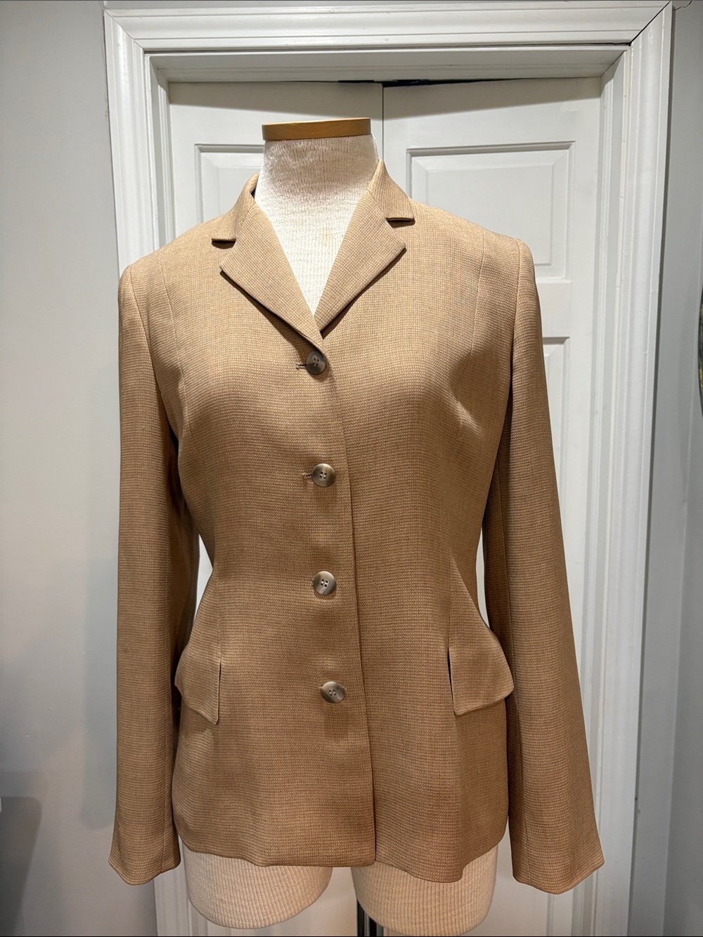 Garfield & Marks sz 4 tan business blazer